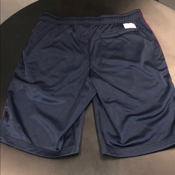 New Adam Levine Men’s Size Medium short - Picture 4 of 5